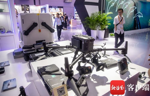 光影消博 機器人、無人機等科技產品引領專業(yè)領域創(chuàng)新